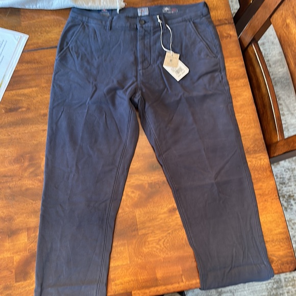 Faherty Brand men’s stretch Terry chino - Picture 5 of 5